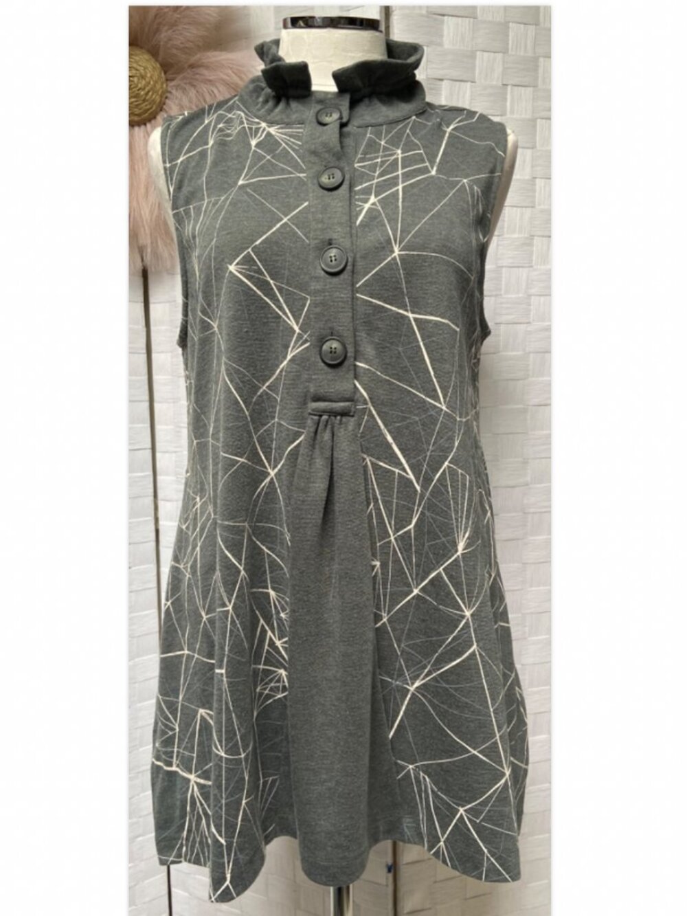 TERRA SJ Apparel Sleeveless Pocket Ruffle Collared Top Size L